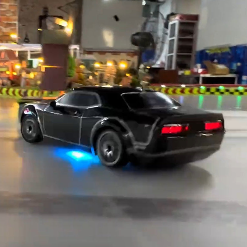 Fayee FQD10 Hellcat RedEye 1/20 4WD ドリフトカー | ジャイロスコープ搭載室内RCカー