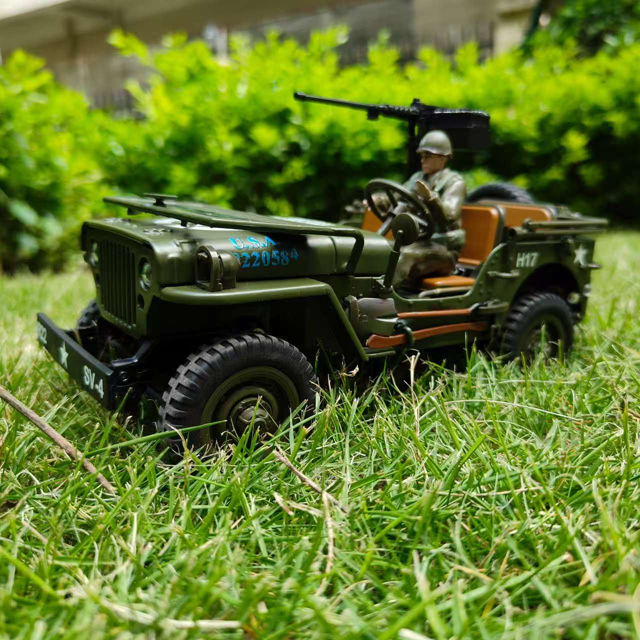 Luxingzhe 1/16 Scale Full Metal Willys Jeep RC Car – 4WD, LED Lights, Alloy Frame, Soldier & Gun