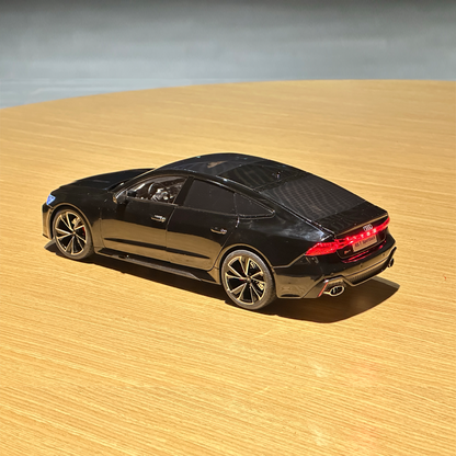 1:18 Scale Licensed Audi RS7 Die-Cast Model Car – Remote Key & Rechargeable Lights & Sounds (Static Mode)