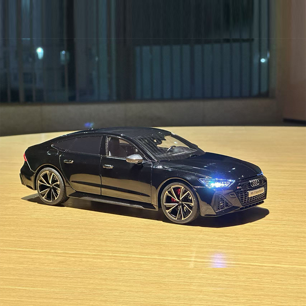 1-18-audi-rs7-static-
