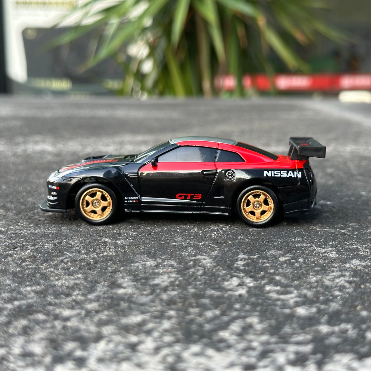 WHOOSH H4 Nissan GT-R R35 1/43 4WD Drift RC Car RTR w/ Gyro & LED – Officially Licensed