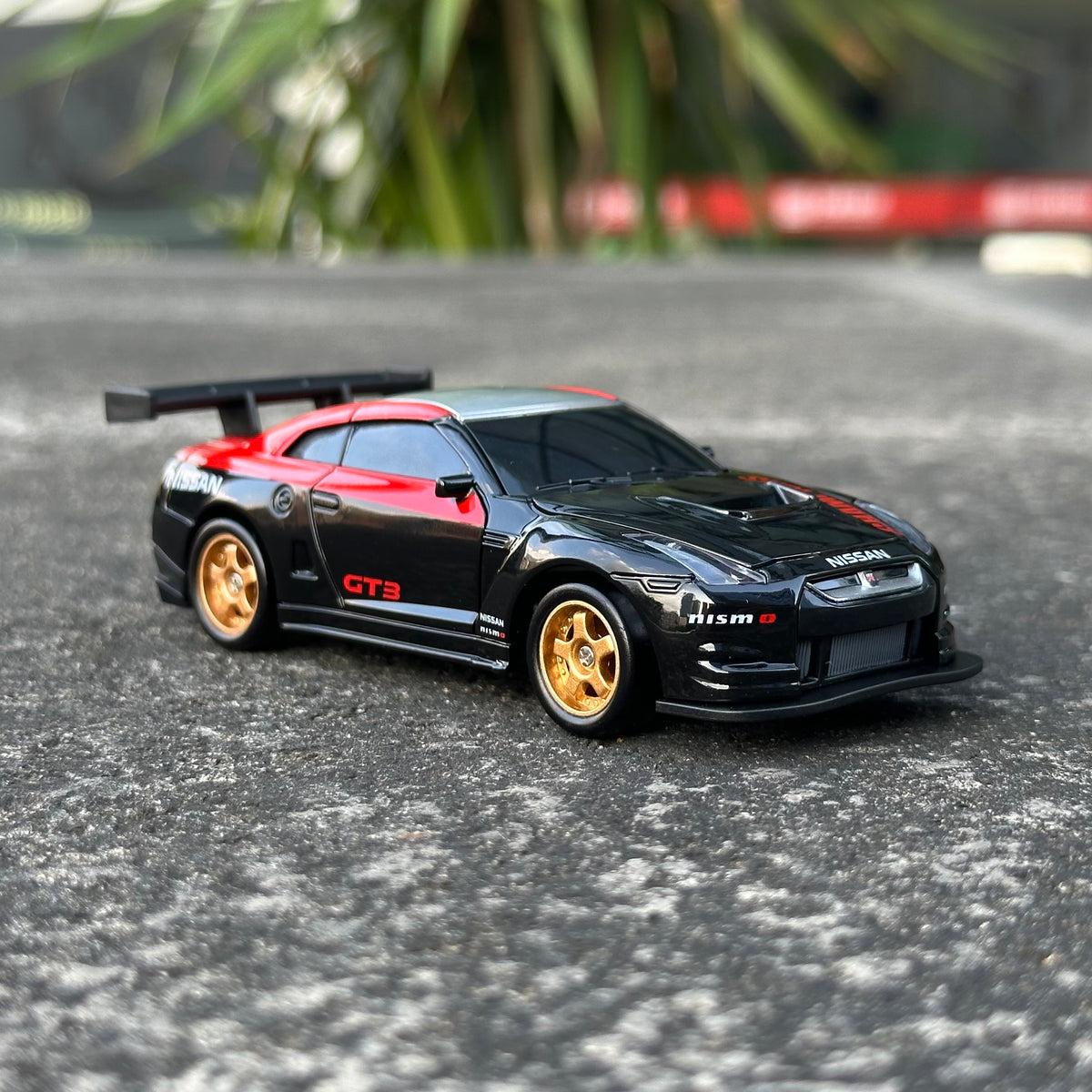 WHOOSH H4 Nissan GT-R R35 1/43 4WD Drift RC Car RTR w/ Gyro & LED – Officially Licensed