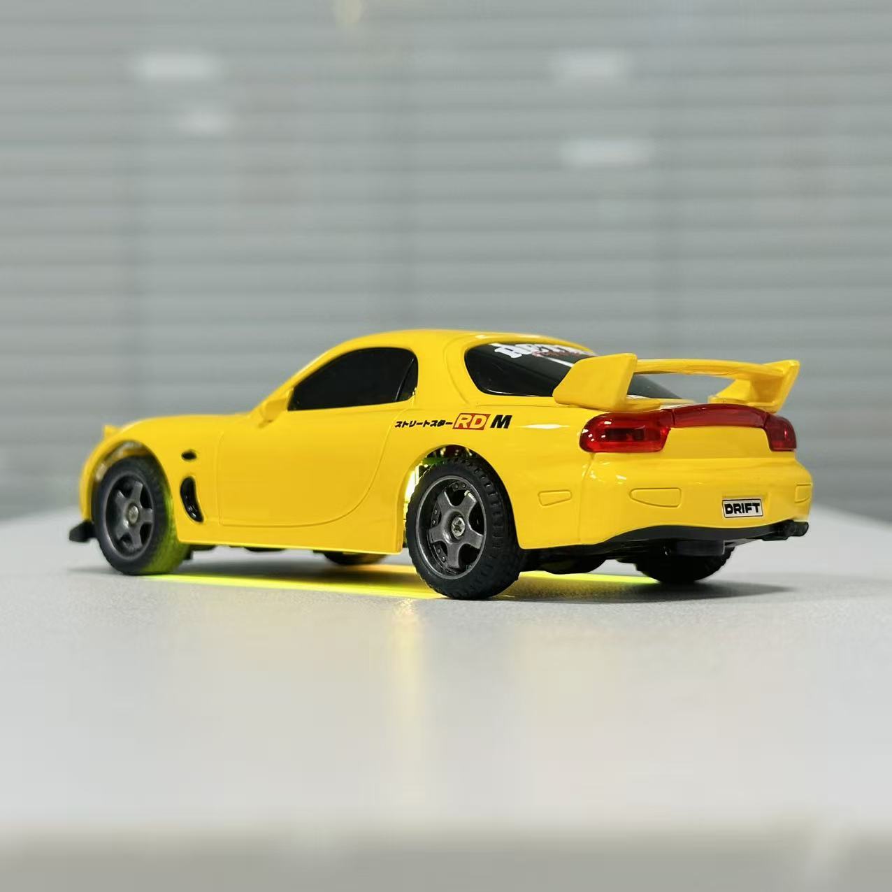 WHOOSH H1/H2 1/43 4WD Gyro Drift RC Car RTR – Licensed Mazda/Subaru Mini Drifter